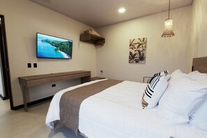 2 bedrooms, free WiFi, bed sheets - Brand-New Private Villa with Pool, Panoramic Views, and Modern Comforts (La Fortuna)