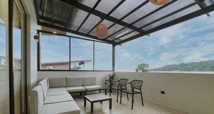Villa Privada Nueva con Piscina, Vistas Panorámicas y Comodidades Modernas