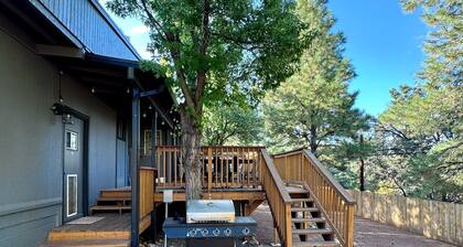 Cozy & Cool Retreat in Charming Flagstaff- Privacy & Sunset Views.