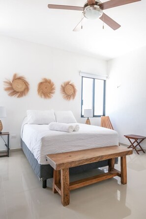 3 habitaciones, escritorio, tabla de planchar con plancha y wifi 