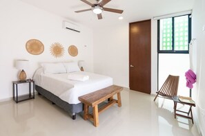 3 slaapkamers, een bureau, een strijkplank/strijkijzer, wifi