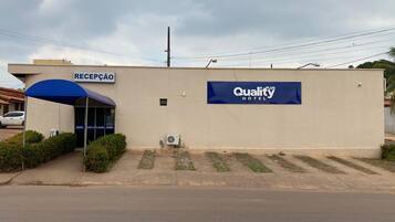 Fachada da propriedade