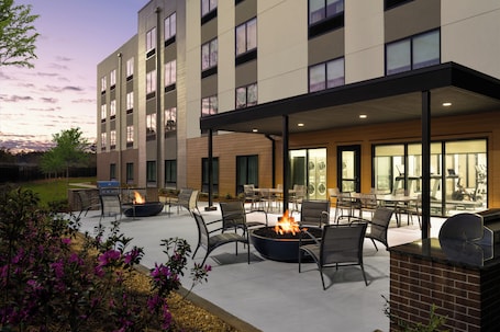 Terraza o patio. Hyatt Studios Mobile/Tillmans Corner