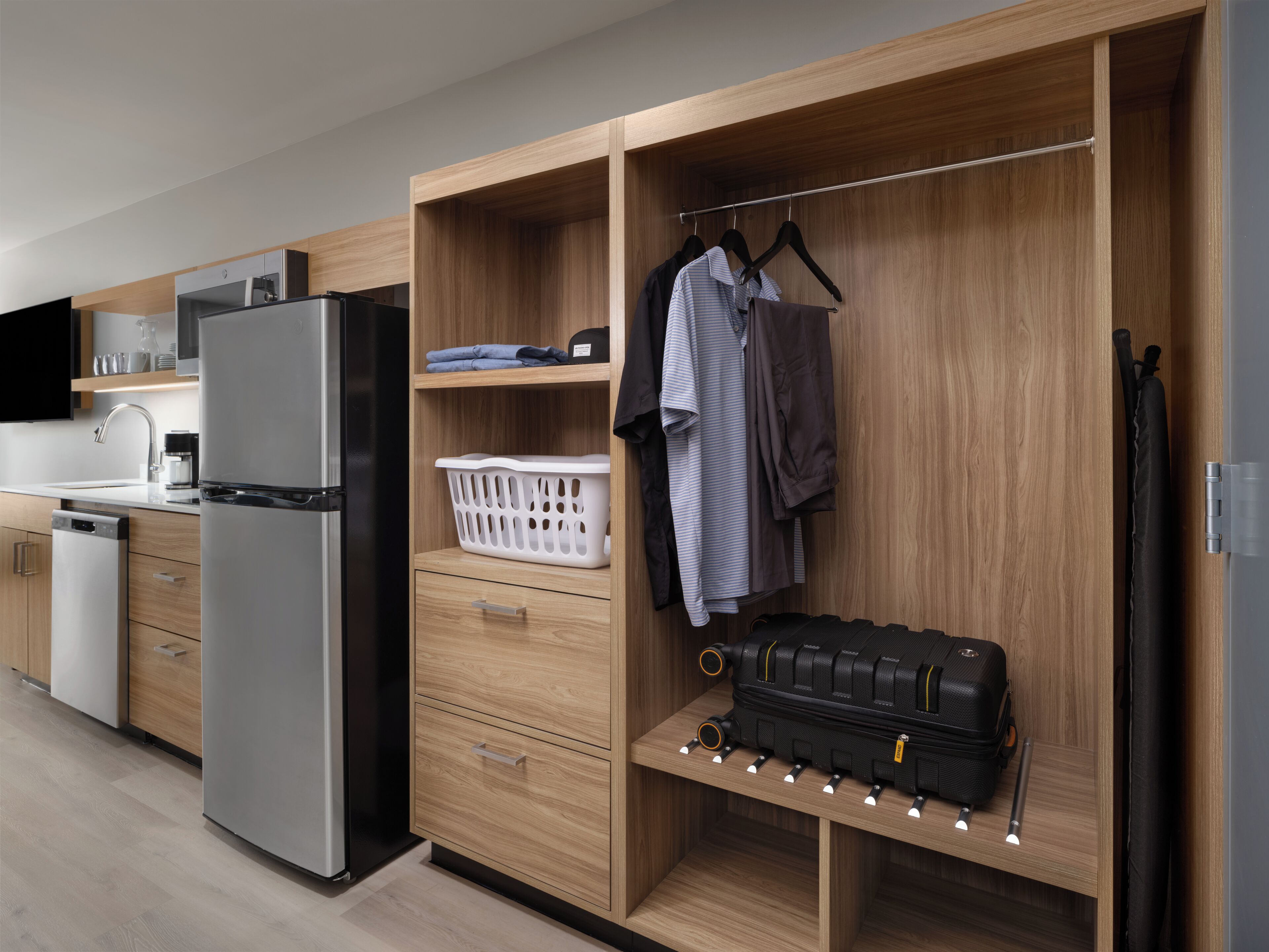 Desk, laptop workspace, free cribs/infant beds, free WiFi