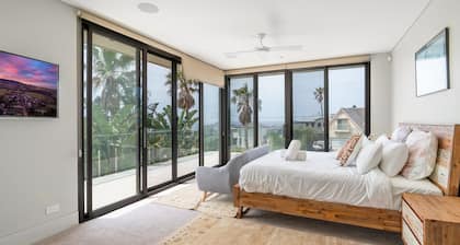 Clifftop Luxury with Pool