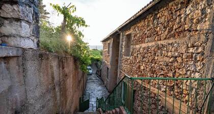 Panoramic View House - Twin Room with Balcony