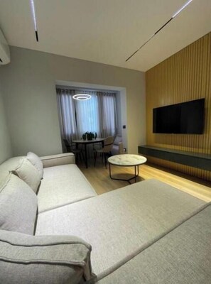 Living area - Tirana Elite Apartments - One-Bedroom Apartment (Tirana)