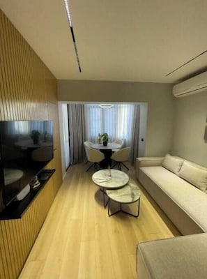 Living area - Tirana Elite Apartments - One-Bedroom Apartment (Tirana)