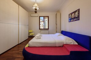 1 habitación, wifi y ropa de cama