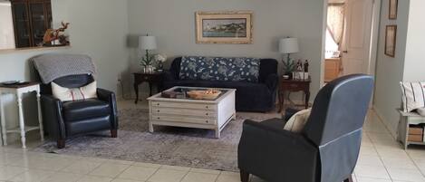 Smart TV, libros y impresora