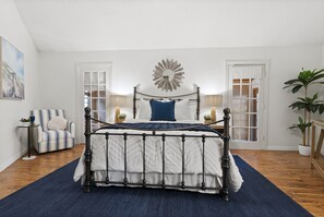 3 soverom, strykejern/-brett, reiseseng for barn og wi-fi (inkludert)