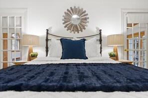 3 bedrooms, iron/ironing board, travel cot, free WiFi - The Octagon Beach House - 3Min Walk to the Sand (Palm Coast)