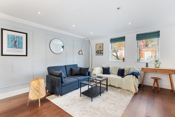 Smart TV - Cosy Secure 2-BR near Borough Mkt! Private Parking (London)