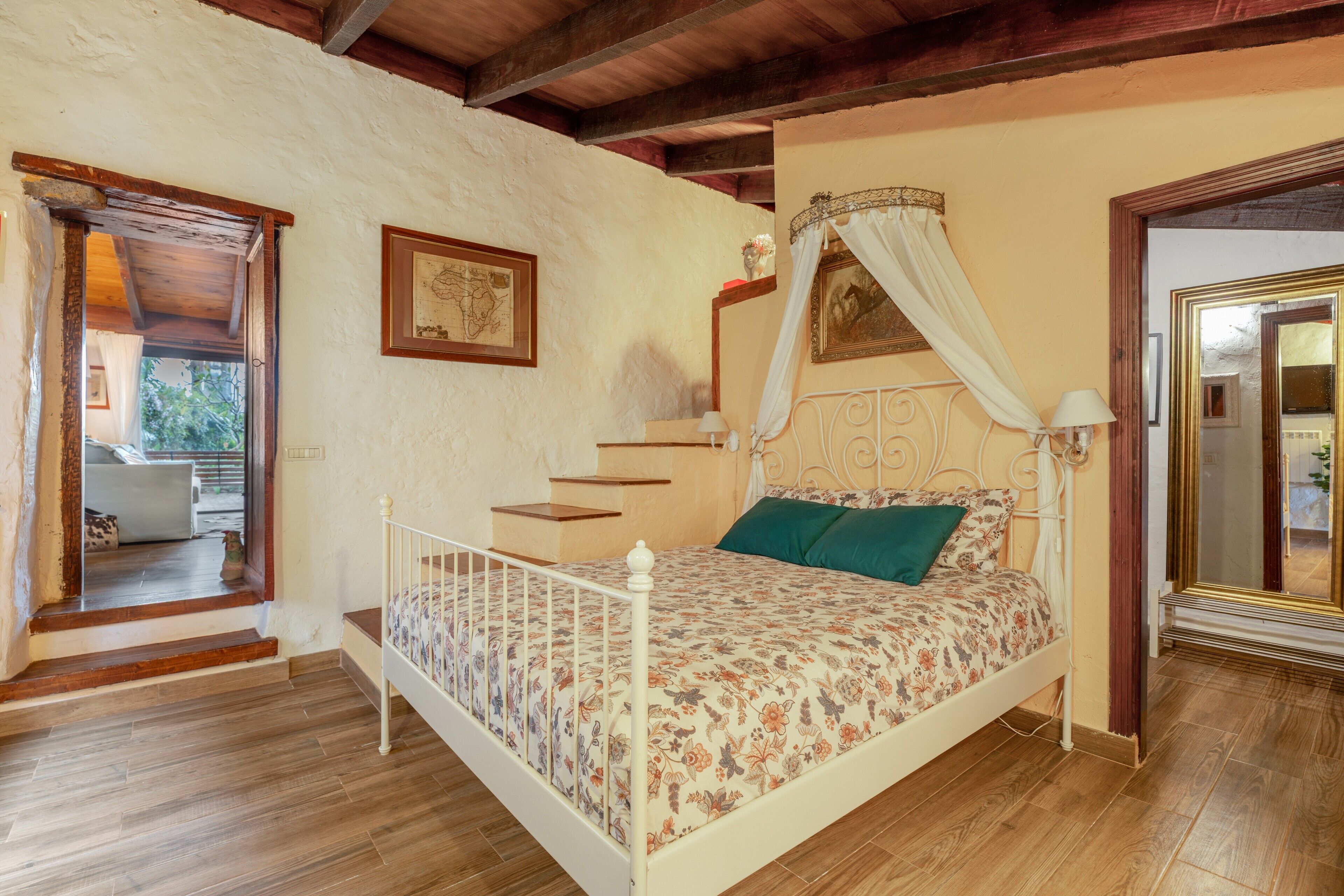 1 dormitorio, tabla de planchar con plancha, wifi gratis y ropa de cama
