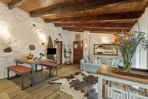 Interior - Holiday Home 'Casa Palmera - Private Paradise' with Sea View, Terrace & Wi-Fi (Tacoronte)