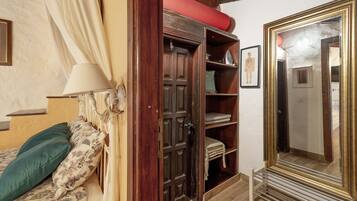 1 chambre, fer et planche Ă repasser, Wi-Fi gratuit, draps fournis