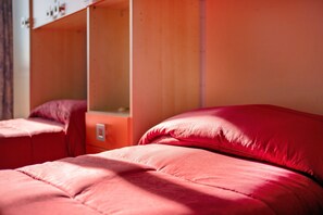 1 quarto, Wi-Fi de cortesia, roupa de cama