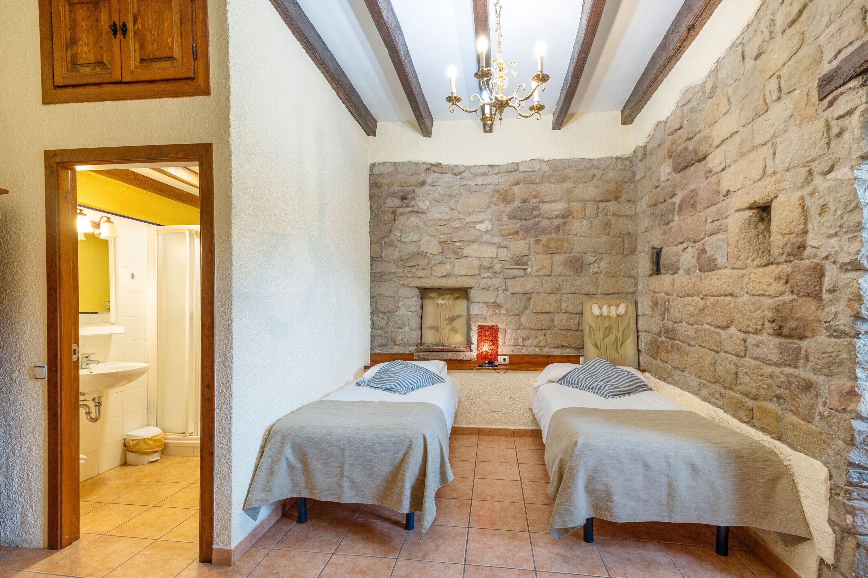 5 slaapkamers, een strijkplank/strijkijzer, gratis wifi, beddengoed