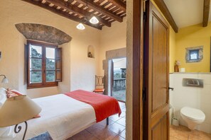 5 habitaciones, tabla de planchar con plancha y wifi gratis