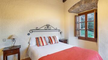 5 camere, ferro/asse da stiro, Wi-Fi gratuito, lenzuola