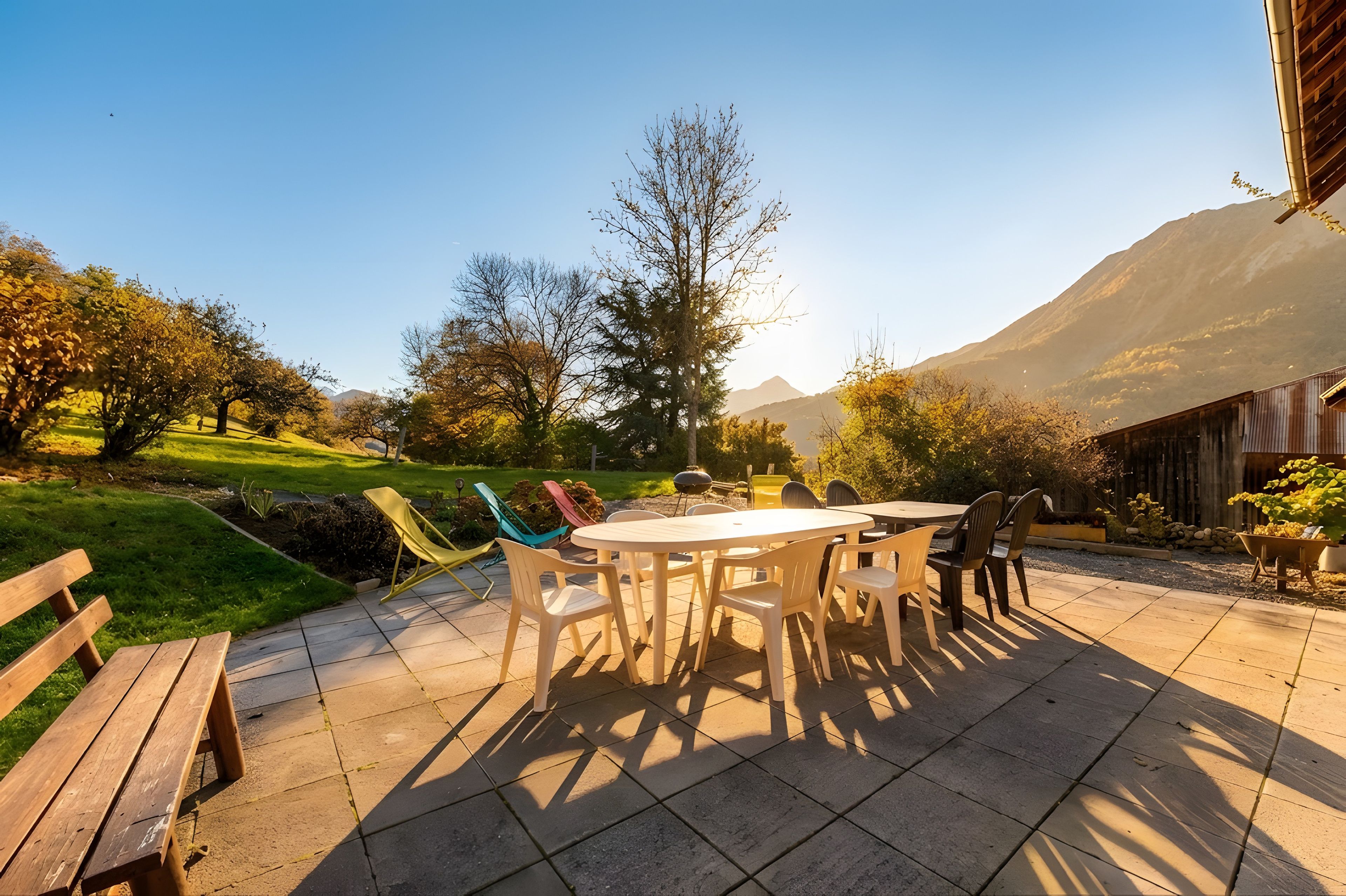 Outdoor dining