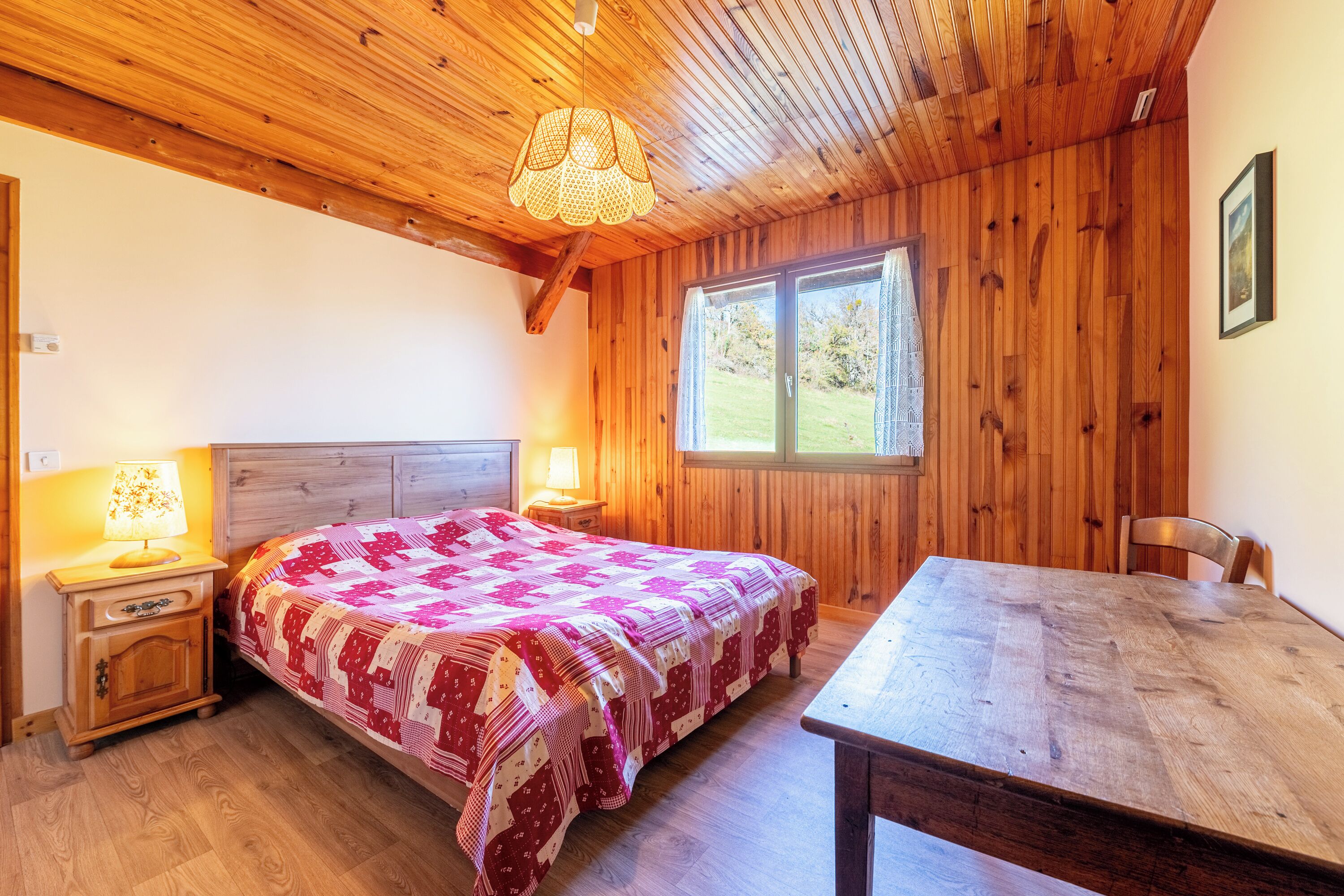 3 chambres, fer et planche à repasser