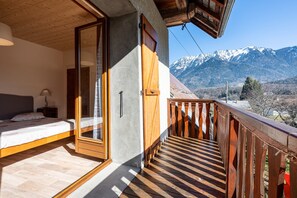 3 chambres, fer et planche à repasser