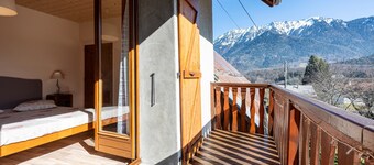 Cottage 'La Belle Étoile' with Mountain View and Shared Garden