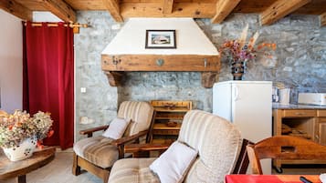 Televisie en een open haard