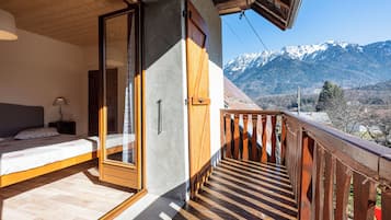 3 chambres, fer et planche Ă repasser