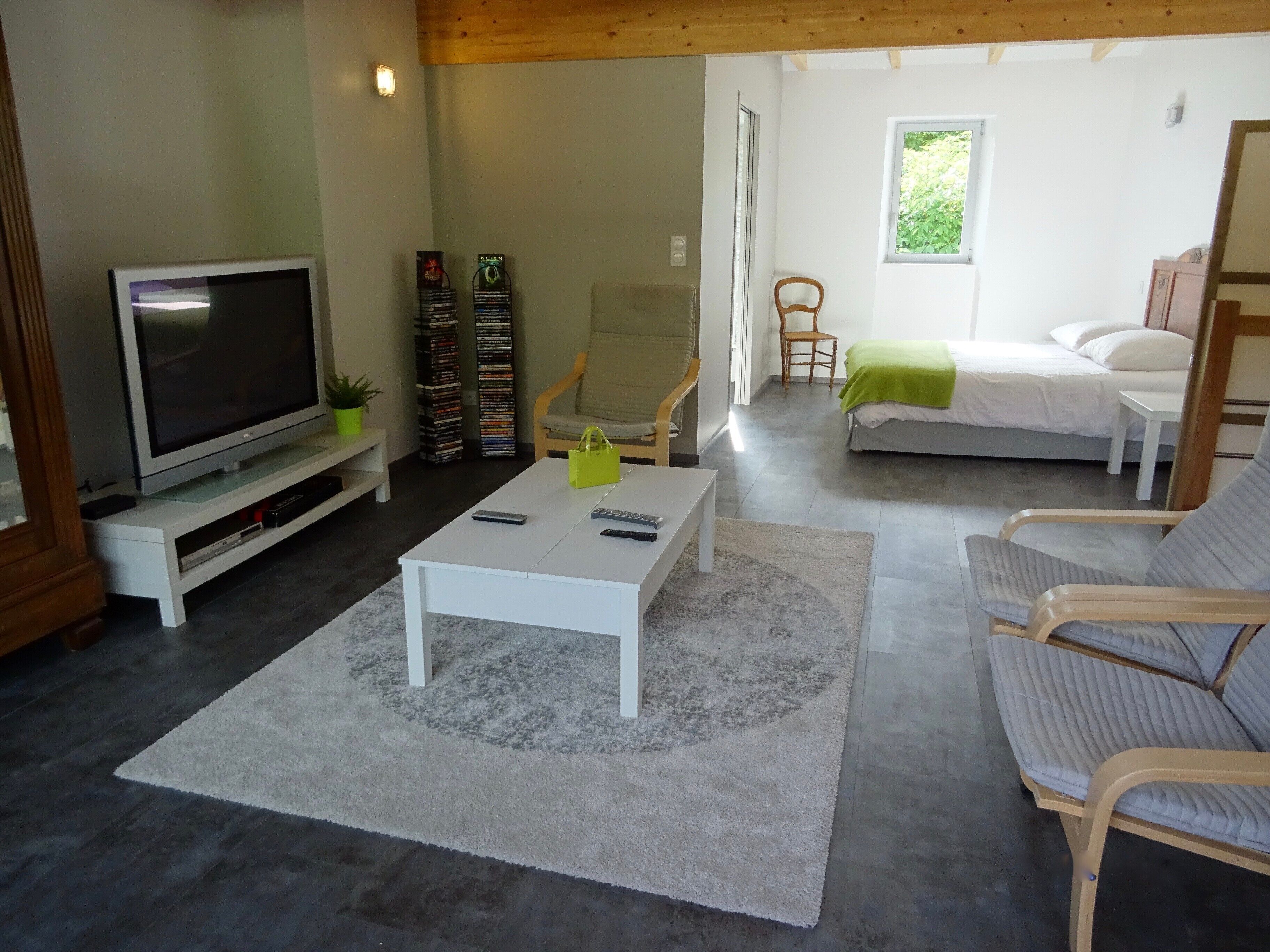 4 slaapkamers, een strijkplank/strijkijzer, gratis wifi, beddengoed