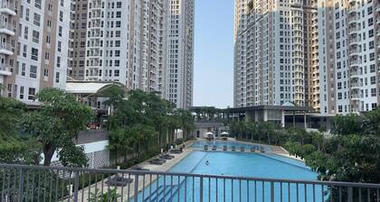 New Jakarta city with lots free entertainment to visit.