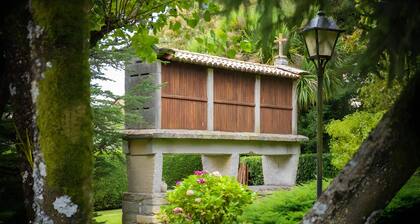 Country House 'Casa De Barreiro' with Mountain View, Private Pool and Wi-Fi