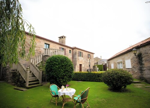 Country House 'Casa De Barreiro' with Mountain View, Private Pool and Wi-Fi