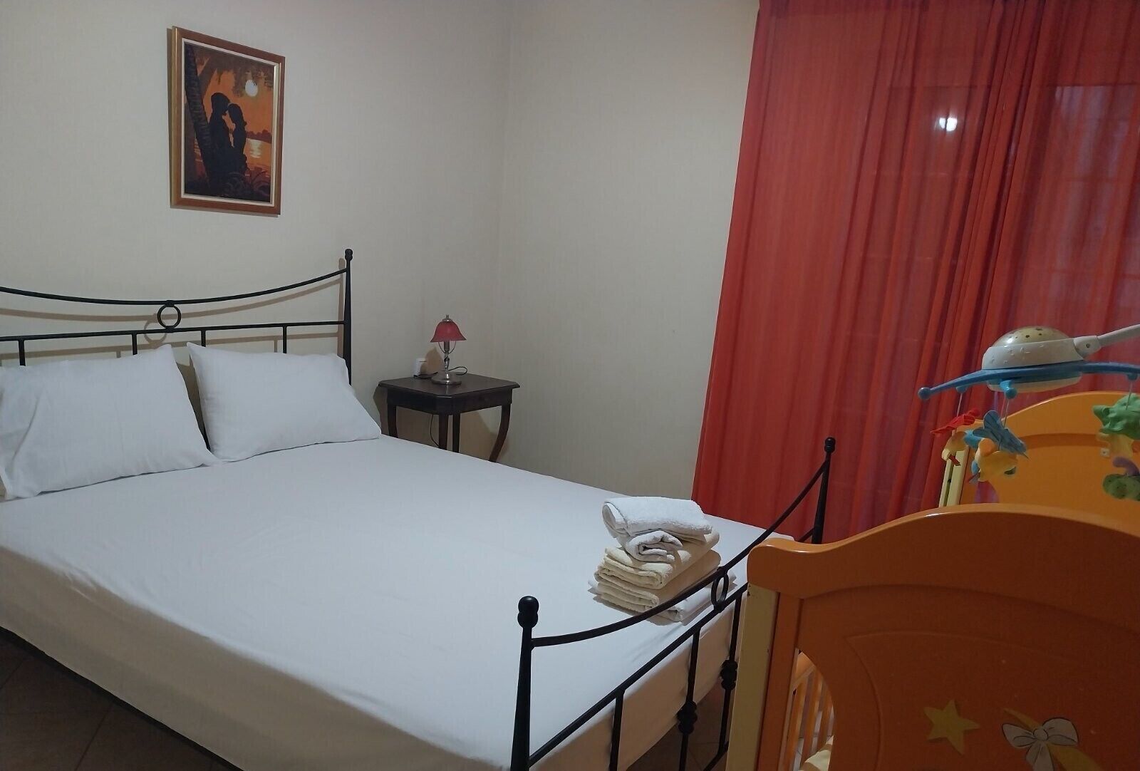 2 bedrooms, iron/ironing board, free WiFi, bed sheets