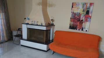 Televisión, chimenea