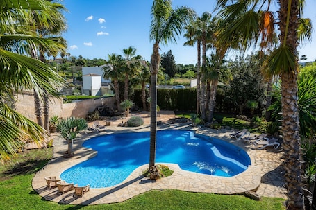Pool. Holiday Home 'Can Gual' with Private Pool, Private Terrace and Wi-Fi