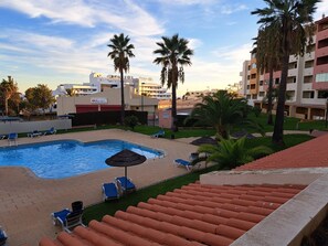 Pool - Apartment 'Bela Vista House T2' with Shared Pool, Private Terrace and Wi-Fi (Albufeira)