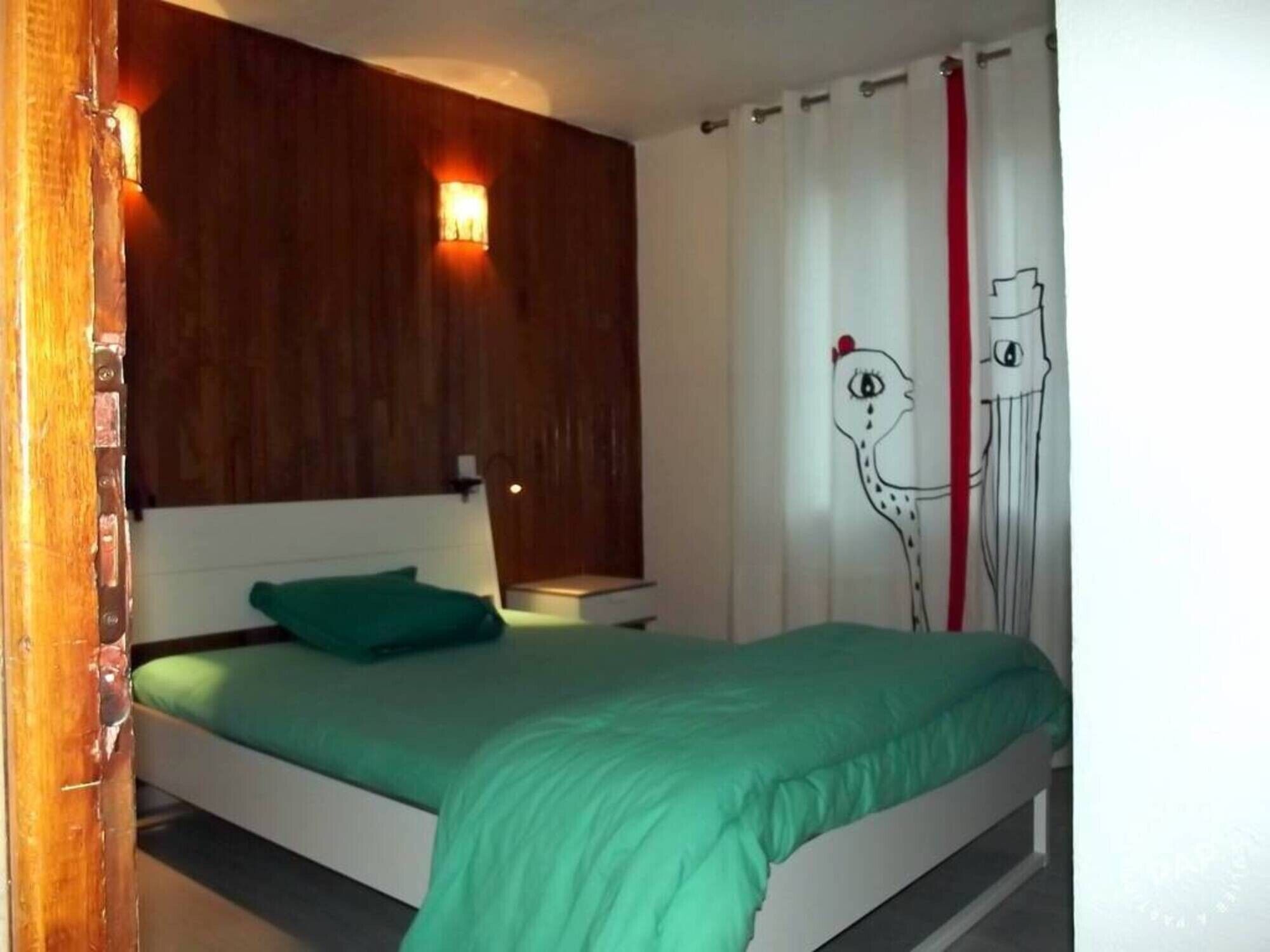 2 chambres, fer et planche à repasser, Wi-Fi gratuit, draps fournis