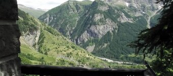 Apartamento junto a la montaña con vistas a la montaña, terraza privada y Wi-Fi