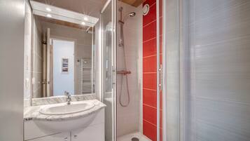 Een douche, een haardroger