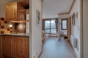 2 bedrooms - Apartment 'N° 46' with Mountain View and Balcony (Les Belleville)