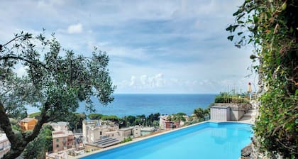 Villa 'Villino Rosanna' with Sea View, Wi-Fi and Air Conditioning