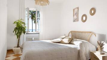 3 sovrum, strykjärn/strykbräda, gratis wi-fi och sängkläder