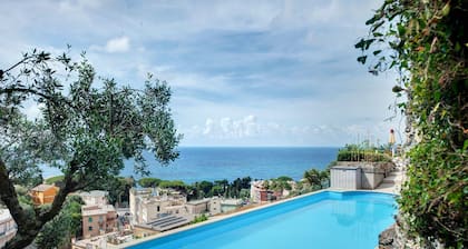 Villa 'Villino Rosanna' with Sea View, Wi-Fi and Air Conditioning