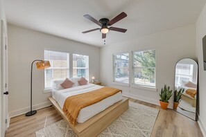 2 bedrooms, iron/ironing board, WiFi, bed sheets