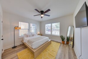 2 bedrooms, iron/ironing board, free WiFi, bed sheets