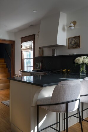 Interior - The Auburn Hideaway - Cozy 3BR Home in Wauwatosa (Wauwatosa)