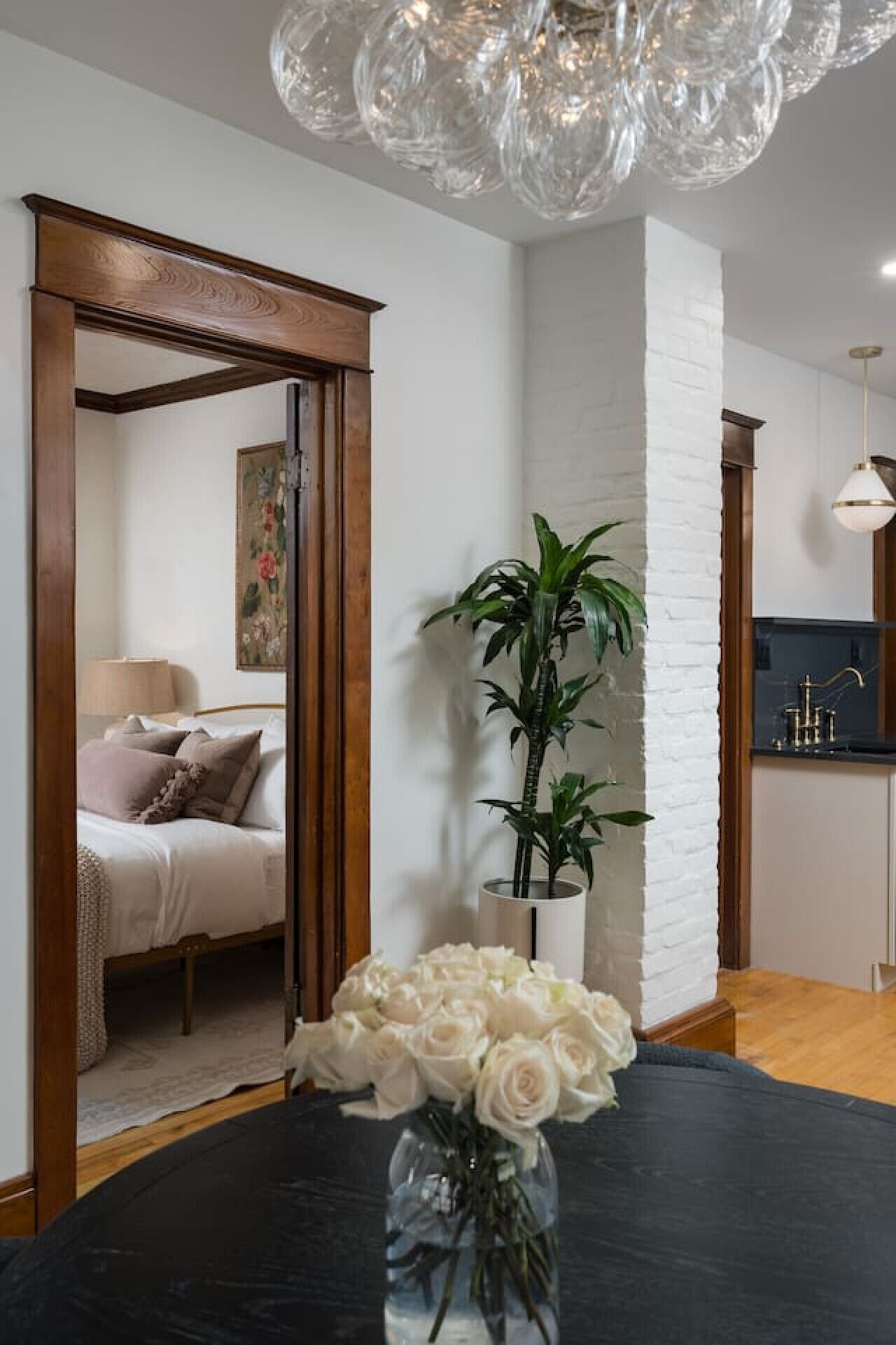 3 bedrooms, desk, iron/ironing board, travel cot