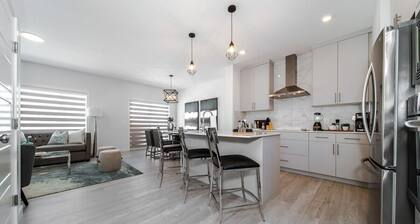 Modern Executive Home-Sleeps12-KingBeds-FullHouse